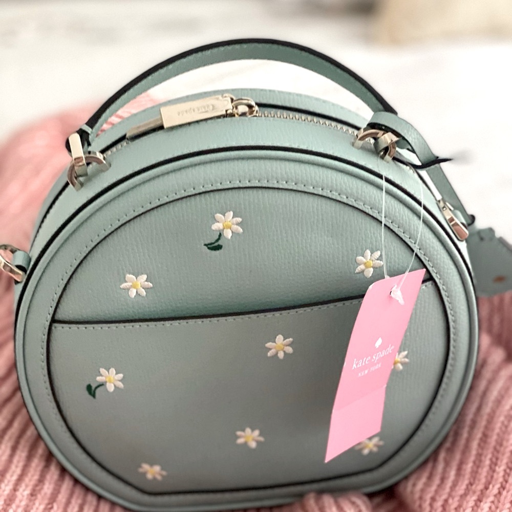 KATE SPADE | Blue Daisy Purse Embroidered Canteen - Picture 10 of 16